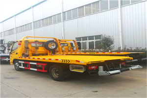 高坪附近拖车救援搭电