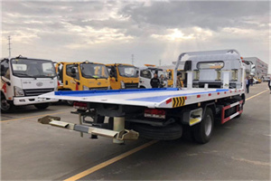 高坪汽车救援补胎